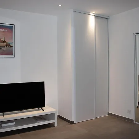 Confortable - Parking Inclus - Proche Juan-les-pins Apartment